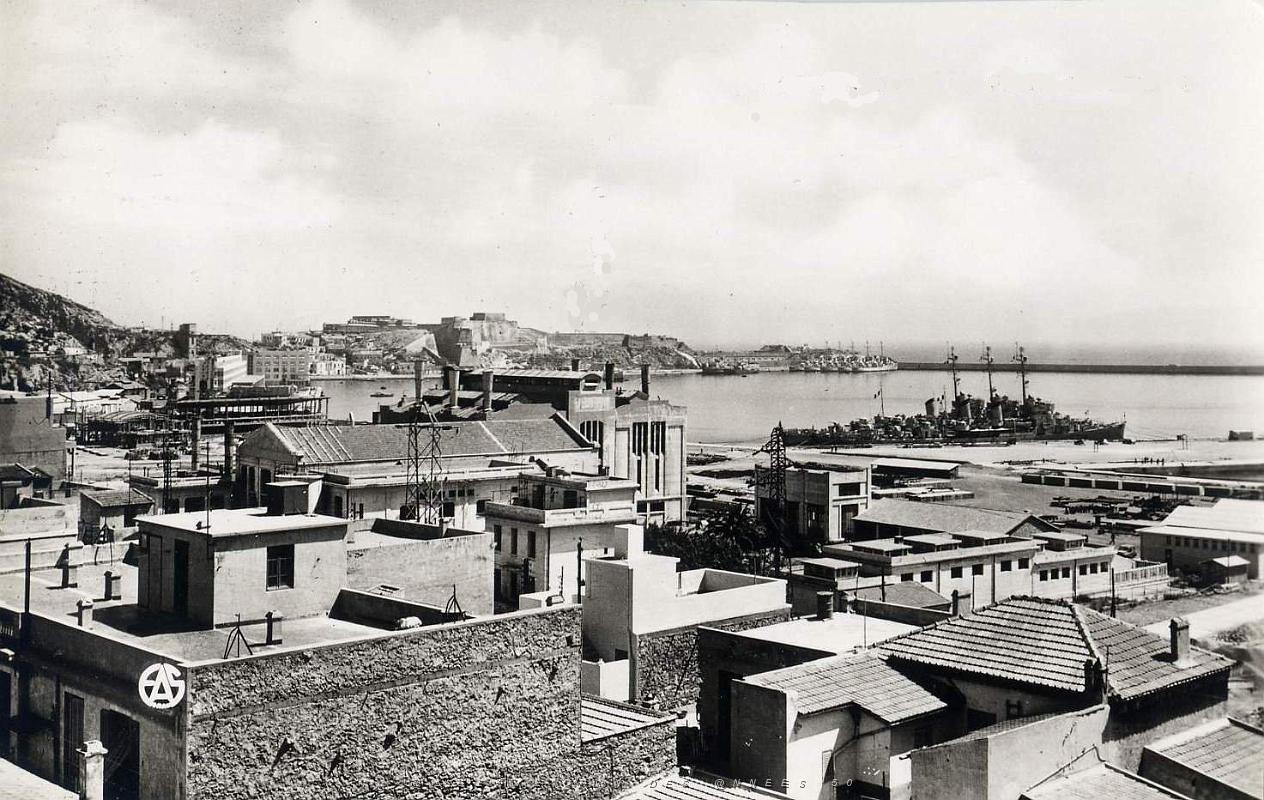 Mers el kebir 504- Vue sur le port COLLECTION DES AMIS DE ND DE SANTA CRUZ.jpg